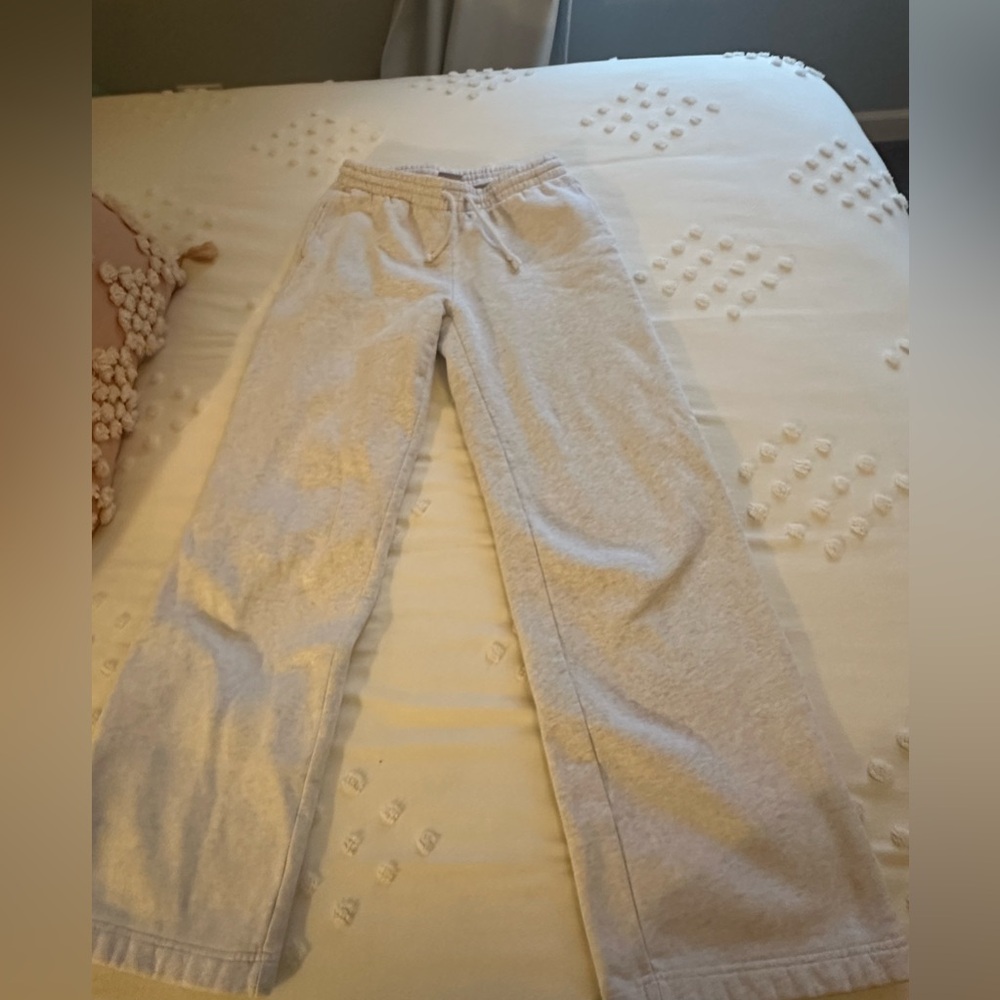 Small Heather Grey Aritzia Sweatpants